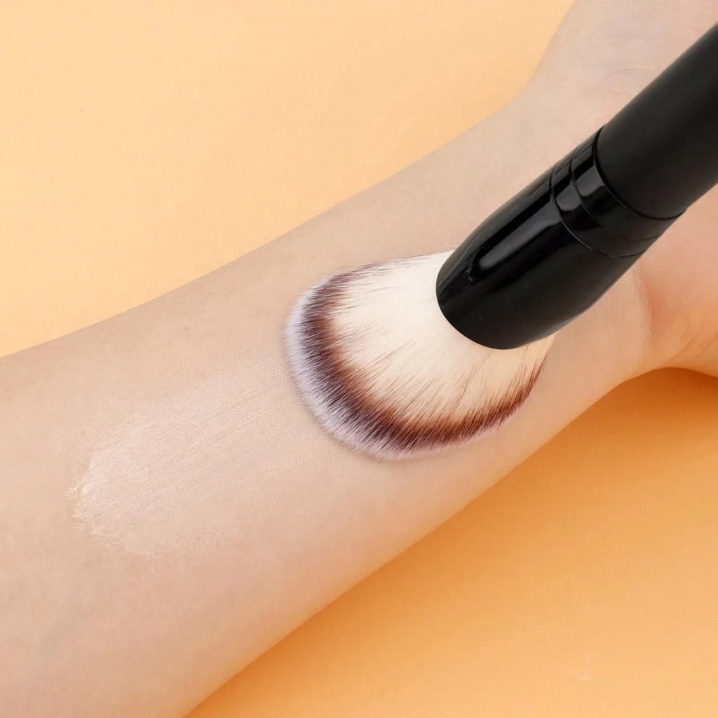 Everstead Dual-Ended Makeup Brush