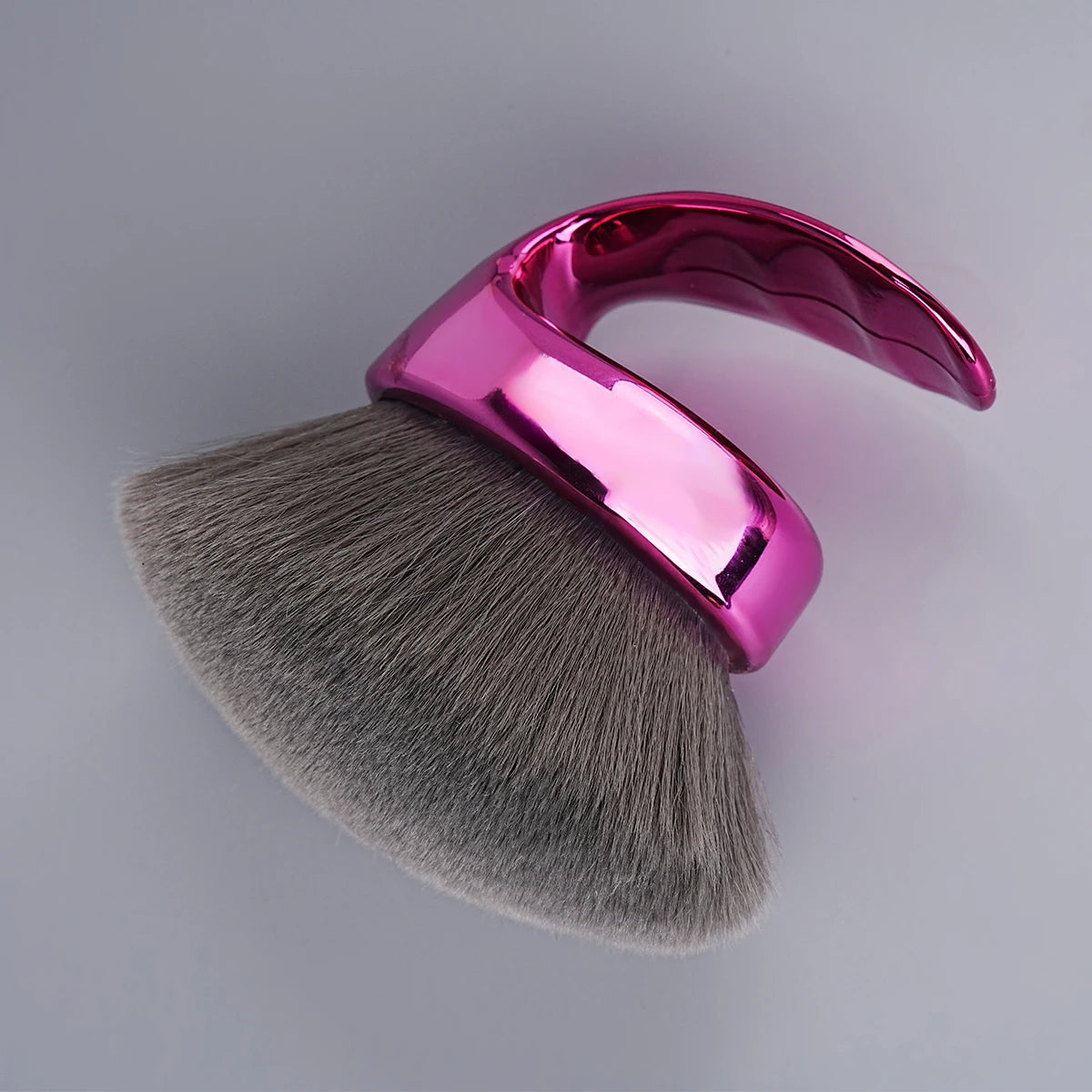 1 PCS Beauty Blend & Blur Body Kabuki Brush, Self Tanner Brush For Body Makeup & Foundation, Vegan, Cruelty-Free